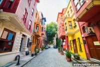 Kuzguncuk Neighborhood Guide: Things to Do, Where to Stay, and Tips