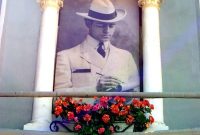 Flower Passage Istanbul: Vintage Portraits and Historic Passages