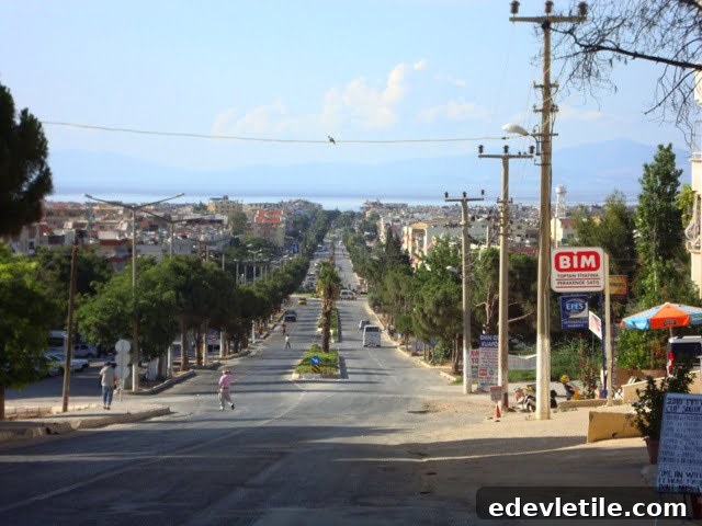Ataturk Boulevard Altinkum