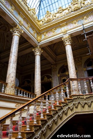Staircase and ceiling