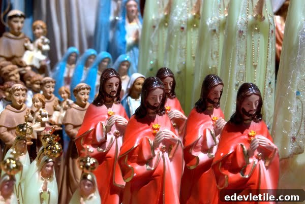 Statues of Jesus