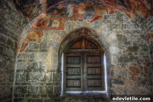 Entrance to the Hagia sophia in Trabzon