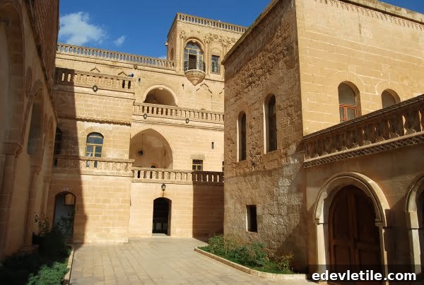 Culture house in Midyat
