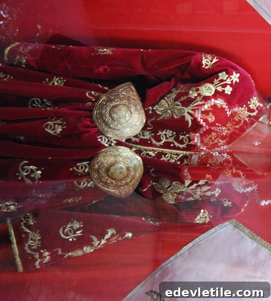 Bindalli dress and kusak