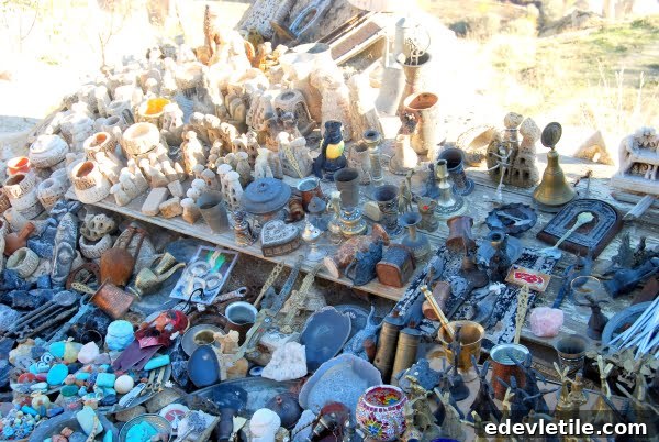 Souvenirs for sale at Panoramic viewpoint