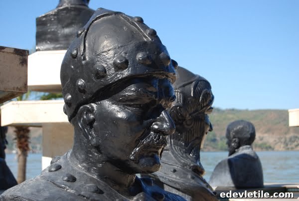 Statue Heads