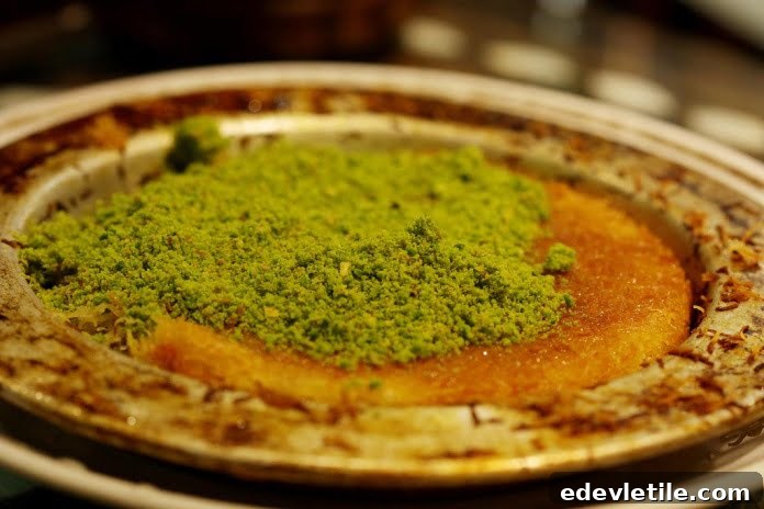 kunefe Turkish dessert