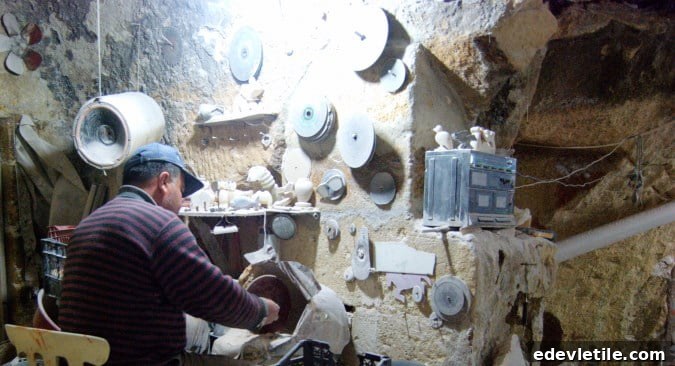 Onyx maker in Ortahisar